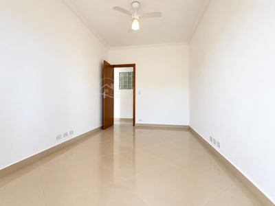 Apartamento - Amplo com 3 quartos (sendo 1 suite(s)) a 700,00 metros praia.