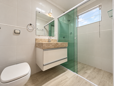 Apartamento - Amplo com 3 quartos (sendo 1 suite(s)) a 700,00 metros praia.