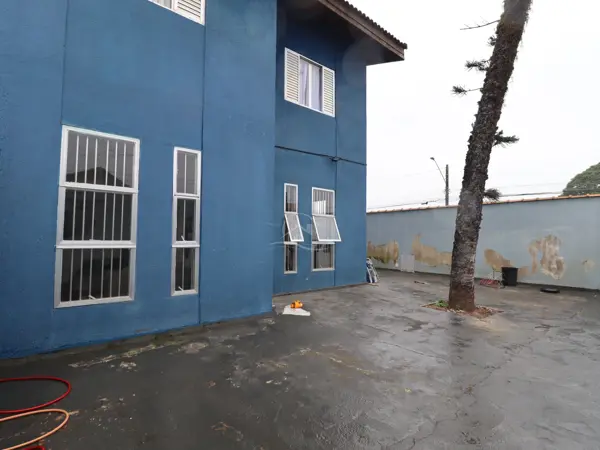 Casa - Sobrado com 3 quartos (sendo 1 suite(s)) a 850,00 metros praia.