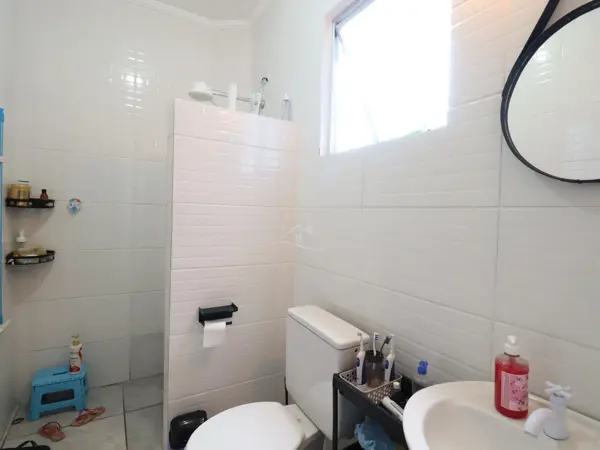Casa - Sobrado com 3 quartos (sendo 1 suite(s)) a 850,00 metros praia.