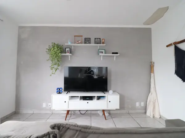 Casa - Sobrado com 3 quartos (sendo 1 suite(s)) a 850,00 metros praia.
