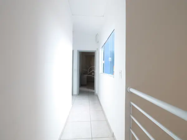 Casa - Sobrado com 3 quartos (sendo 1 suite(s)) a 850,00 metros praia.