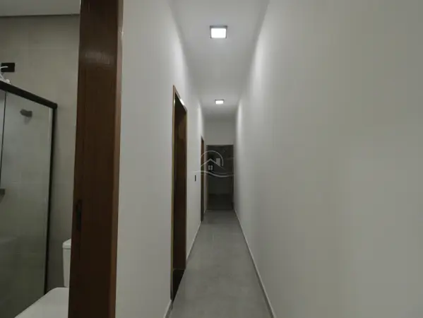 Casa - Térrea com 3 quartos (sendo 1 suite(s)) a 1500,00 metros praia.