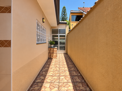 Casa - Térrea com 3 quartos (sendo 2 suite(s)) a 800,00 metros praia.