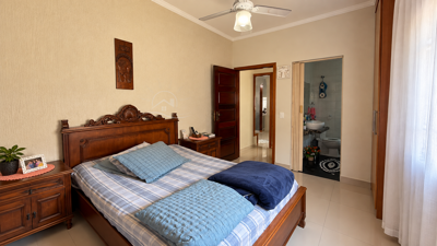 Casa - Térrea com 3 quartos (sendo 2 suite(s)) a 800,00 metros praia.