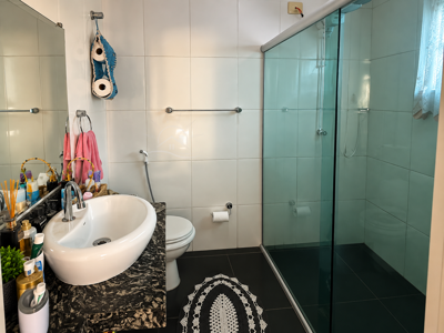 Casa - Térrea com 3 quartos (sendo 2 suite(s)) a 800,00 metros praia.