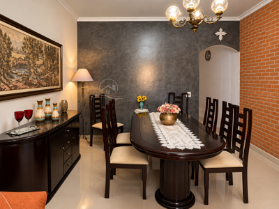 Casa - Térrea com 3 quartos (sendo 2 suite(s)) a 800,00 metros praia.