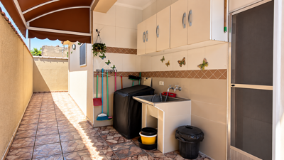Casa - Térrea com 3 quartos (sendo 2 suite(s)) a 800,00 metros praia.