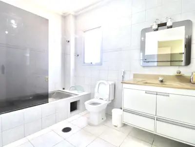 Apartamento - Duplex com 3 quartos  a 500,00 metros praia.