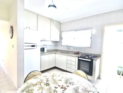 Apartamento - Duplex com 3 quartos  a 500,00 metros praia.