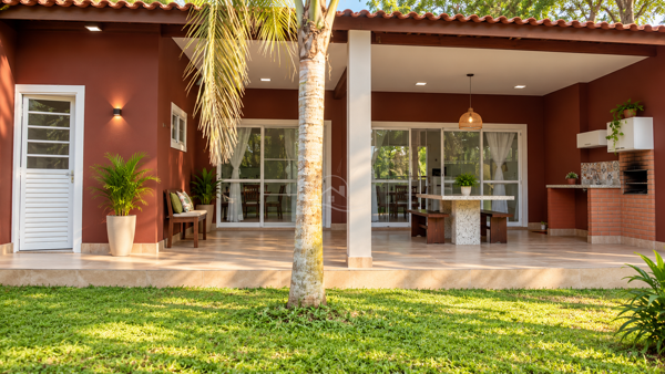 Casa - Chácara com 3 quartos  a 1000,00 metros praia.