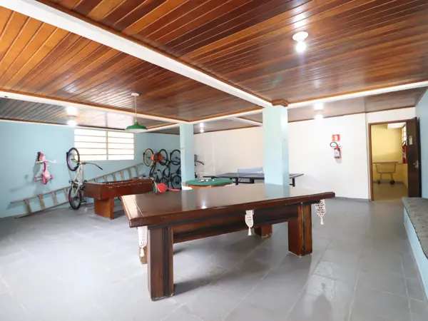 Apartamento - Amplo com 3 quartos (sendo 1 suite(s)) a 700,00 metros praia.