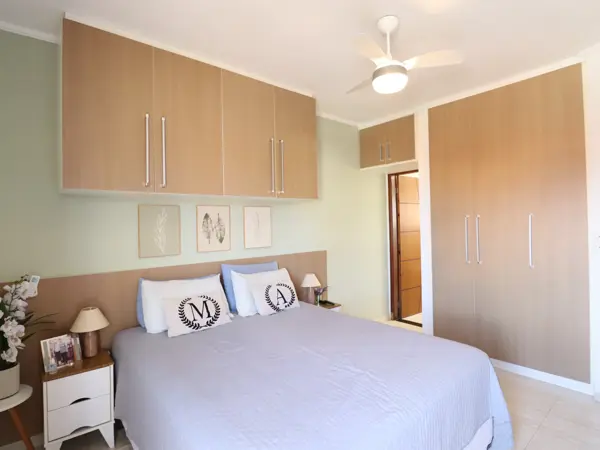 Apartamento - Amplo com 3 quartos (sendo 1 suite(s)) a 700,00 metros praia.