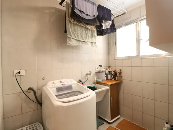Apartamento - Amplo com 3 quartos (sendo 1 suite(s)) a 700,00 metros praia.