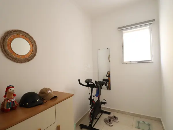 Apartamento - Amplo com 3 quartos (sendo 1 suite(s)) a 700,00 metros praia.