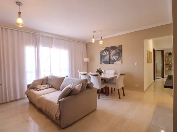 Apartamento - Amplo com 3 quartos (sendo 1 suite(s)) a 700,00 metros praia.
