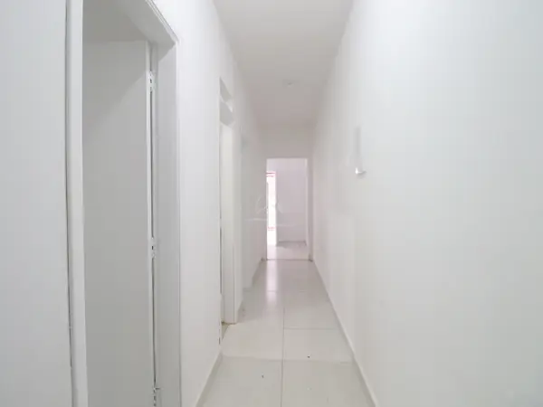 Casa - Térrea com Edícula com 2 quartos (sendo 0 suite(s)) a 600,00 metros praia.