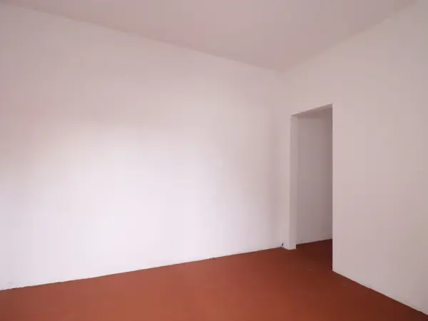 Casa - Térrea com Edícula com 2 quartos (sendo 0 suite(s)) a 600,00 metros praia.