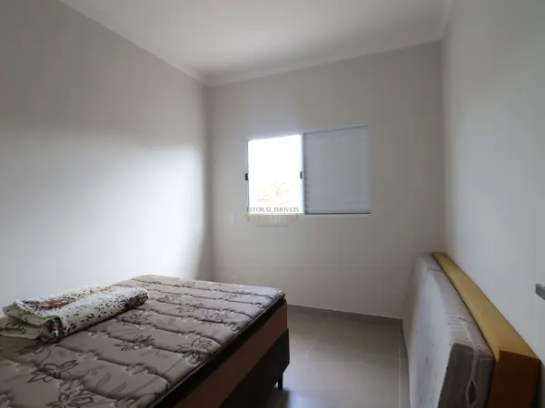 Casa - Térrea com 2 quartos (sendo 1 suite(s)) a 3,00 metros praia.