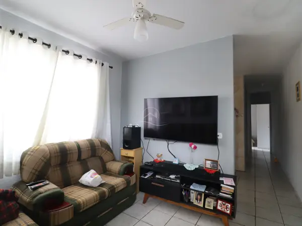Casa - Esquina com 2 quartos (sendo 0 suite(s)) a 2500,00 metros praia.