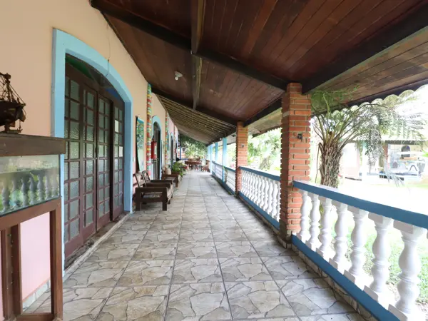 Hotel - Pousada com  quartos  a 800,00 metros praia.