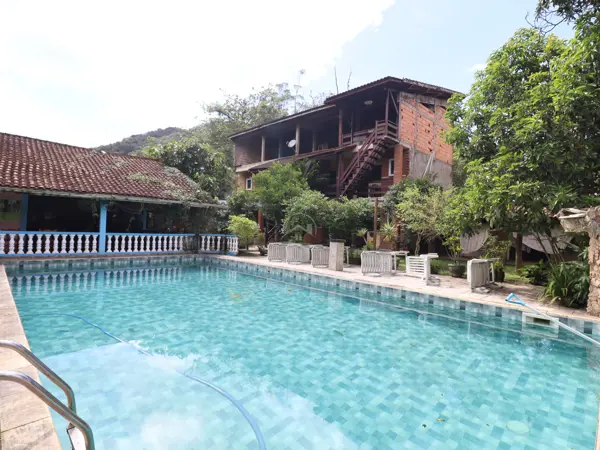 Hotel - Pousada com  quartos  a 800,00 metros praia.