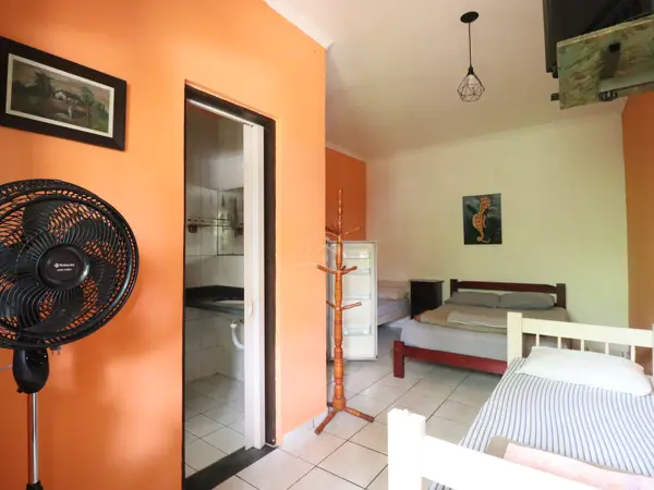 Hotel - Pousada com  quartos  a 800,00 metros praia.