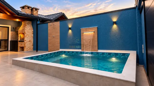 Casa - Térrea com piscina com 2 quartos (sendo 1 suite(s)) a 1500,00 metros praia.
