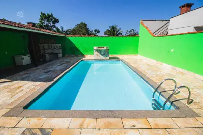 Casa - Assobradada com 3 dormitórios (sendo 1 suite(s)) a 1300,00 metros praia.