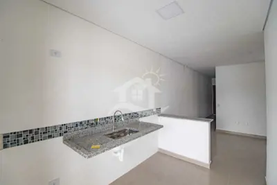 Casa - Térrea com 2 dormitórios (sendo 1 suite(s)) a 2000,00 metros praia.