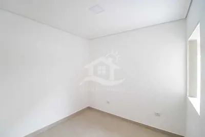 Casa - Térrea com 2 dormitórios (sendo 1 suite(s)) a 2000,00 metros praia.