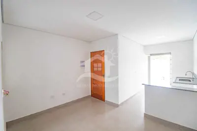 Casa - Térrea com 2 dormitórios (sendo 1 suite(s)) a 2000,00 metros praia.