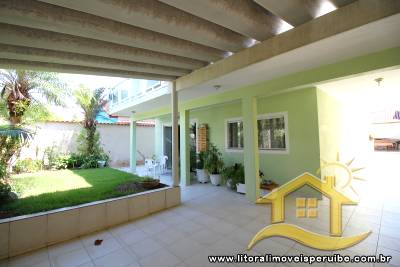 Casa para  no bairro 17, em Peruíbe / São Paulo.