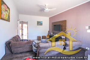 Casa - Térrea com 2 dormitórios (sendo 1 suite(s)) a 1000,00 metros praia.