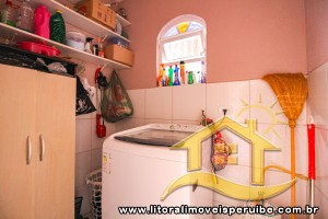 Casa - Térrea com 2 dormitórios (sendo 1 suite(s)) a 1000,00 metros praia.