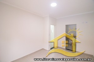 Casa - Sobrado com 4 dormitórios (sendo 4 suite(s)) a 200,00 metros praia.