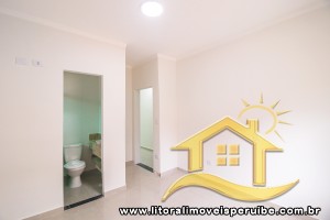 Casa - Sobrado com 4 dormitórios (sendo 4 suite(s)) a 200,00 metros praia.