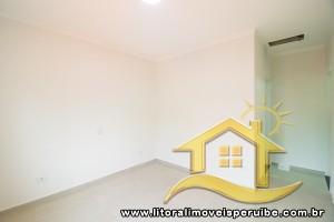 Casa - Sobrado com 4 dormitórios (sendo 4 suite(s)) a 200,00 metros praia.
