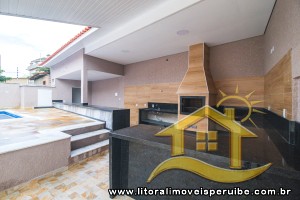 Casa - Sobrado com 4 dormitórios (sendo 4 suite(s)) a 200,00 metros praia.