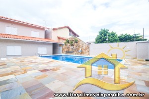 Casa - Sobrado com 4 dormitórios (sendo 4 suite(s)) a 200,00 metros praia.