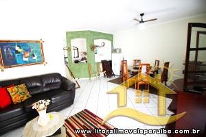 Casa - Térrea com piscina com 3 dormitórios (sendo 1 suite(s)) a 600,00 metros praia.