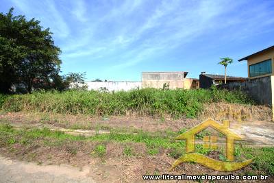 Terreno - Amplo com 0 dormitórios (sendo 0 suite(s)) a 800,00 metros praia.