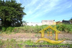 Terreno - Amplo com 0 dormitórios (sendo 0 suite(s)) a 800,00 metros praia.