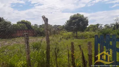 Terreno - Amplo com 0 dormitórios (sendo 0 suite(s)) a 2000,00 metros praia.