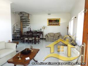 Casa - Térrea com 3 dormitórios (sendo 2 suite(s)) a 600,00 metros praia.