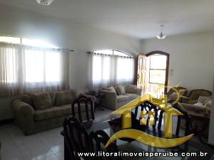 Casa - Térrea com 3 dormitórios (sendo 2 suite(s)) a 600,00 metros praia.
