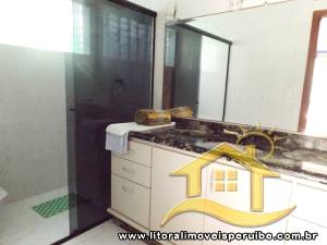 Casa - Térrea com 3 dormitórios (sendo 2 suite(s)) a 600,00 metros praia.
