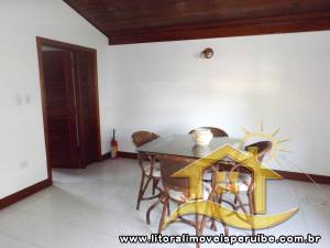Casa - Térrea com 3 dormitórios (sendo 2 suite(s)) a 600,00 metros praia.