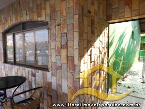 Casa - Térrea com 3 dormitórios (sendo 2 suite(s)) a 600,00 metros praia.