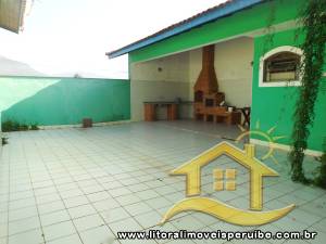 Casa - Térrea com 3 dormitórios (sendo 2 suite(s)) a 600,00 metros praia.